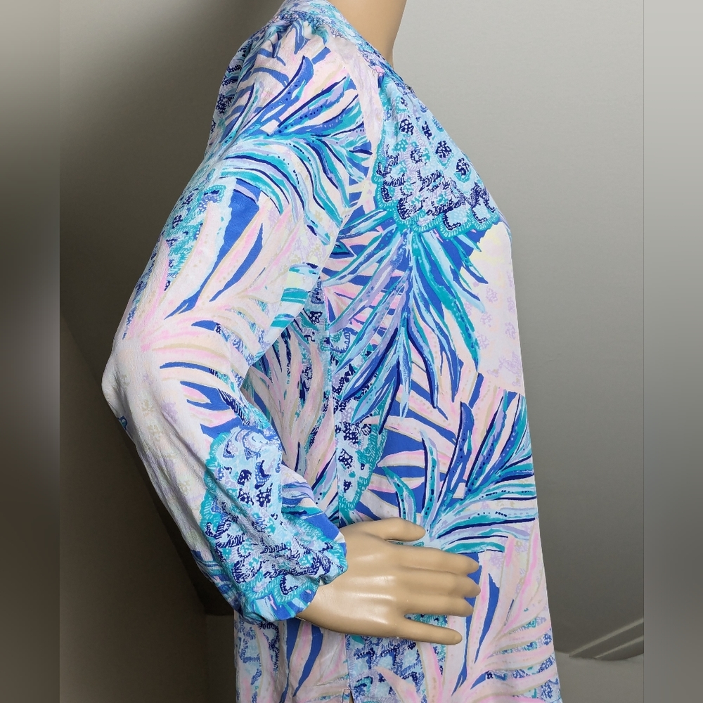 Lilly Pulitzer Elsa Silk V-neck blouse Gypset Paradise, Size XS